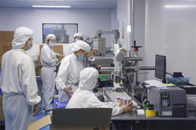 采訪團走進福瑞達醫(yī)藥 看良心藥企如何以技術(shù)開發(fā)造放心好藥